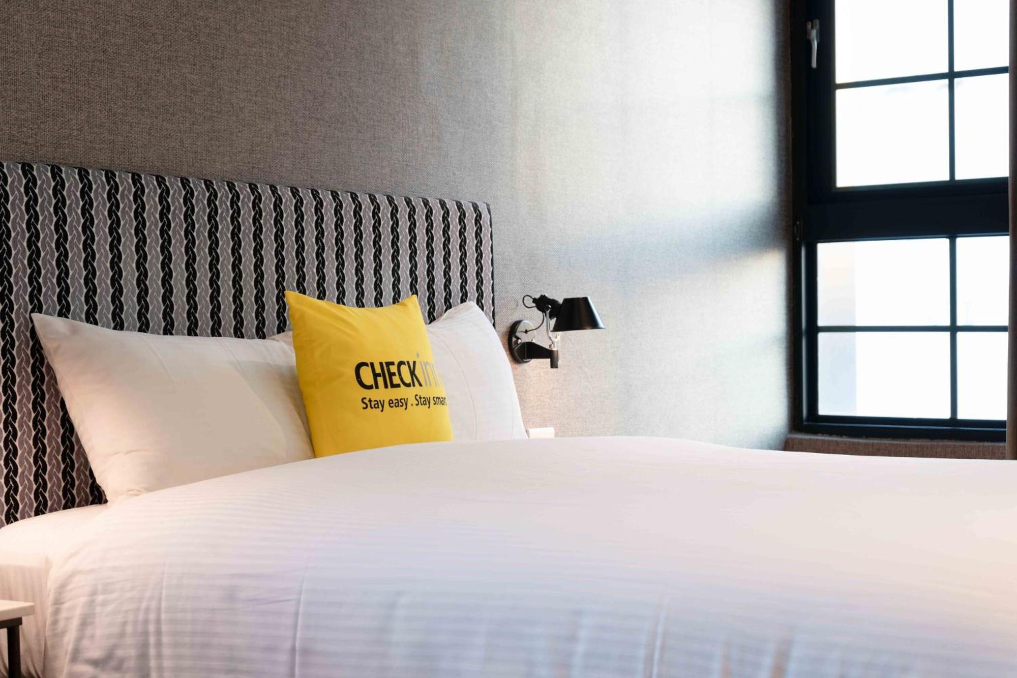 CHECK inn Taichung Ziyou Exterior foto