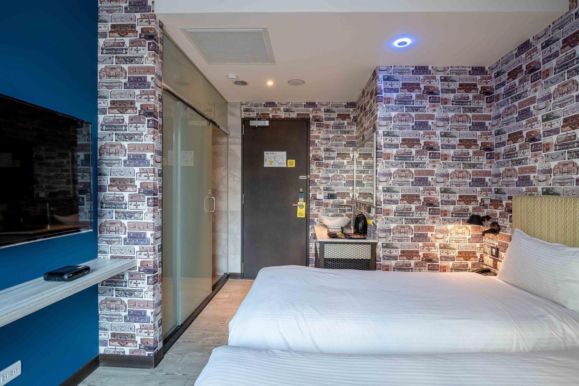 CHECK inn Taichung Ziyou Exterior foto